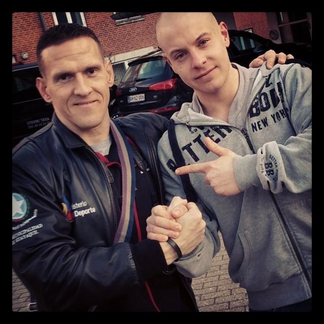 post-25435-0-52404300-1397846061_thumb.j