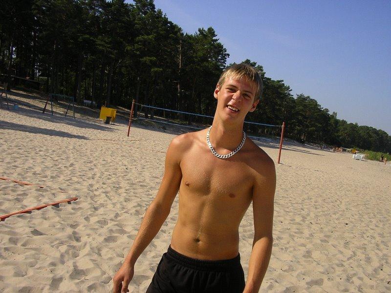 post-29847-0-32061500-1396980694_thumb.j