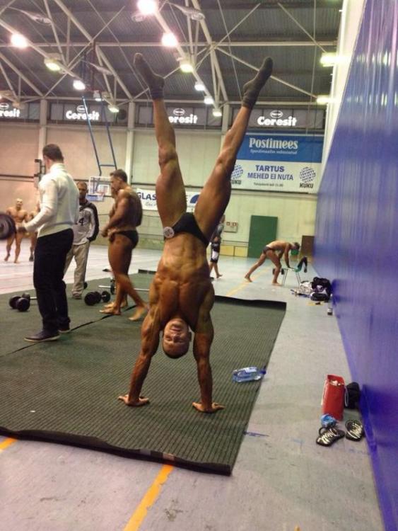 post-25435-0-38260300-1428179497_thumb.j