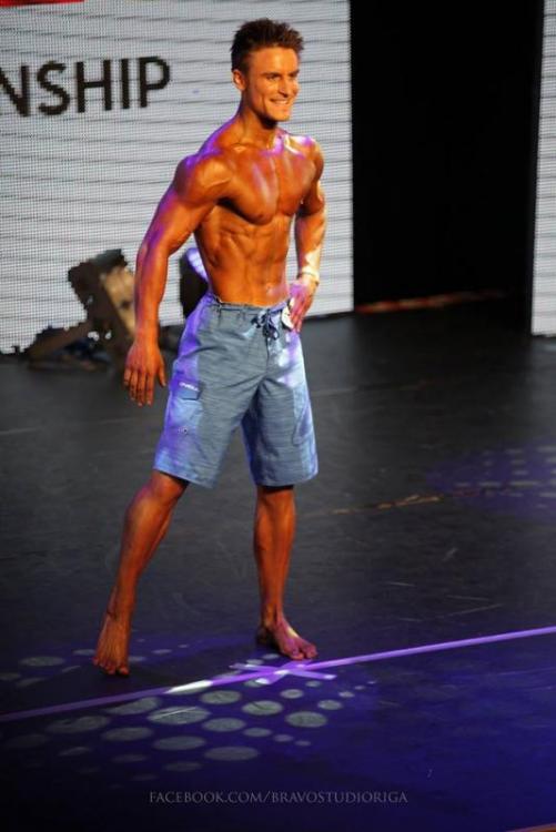 post-25435-0-38071300-1430726819_thumb.j