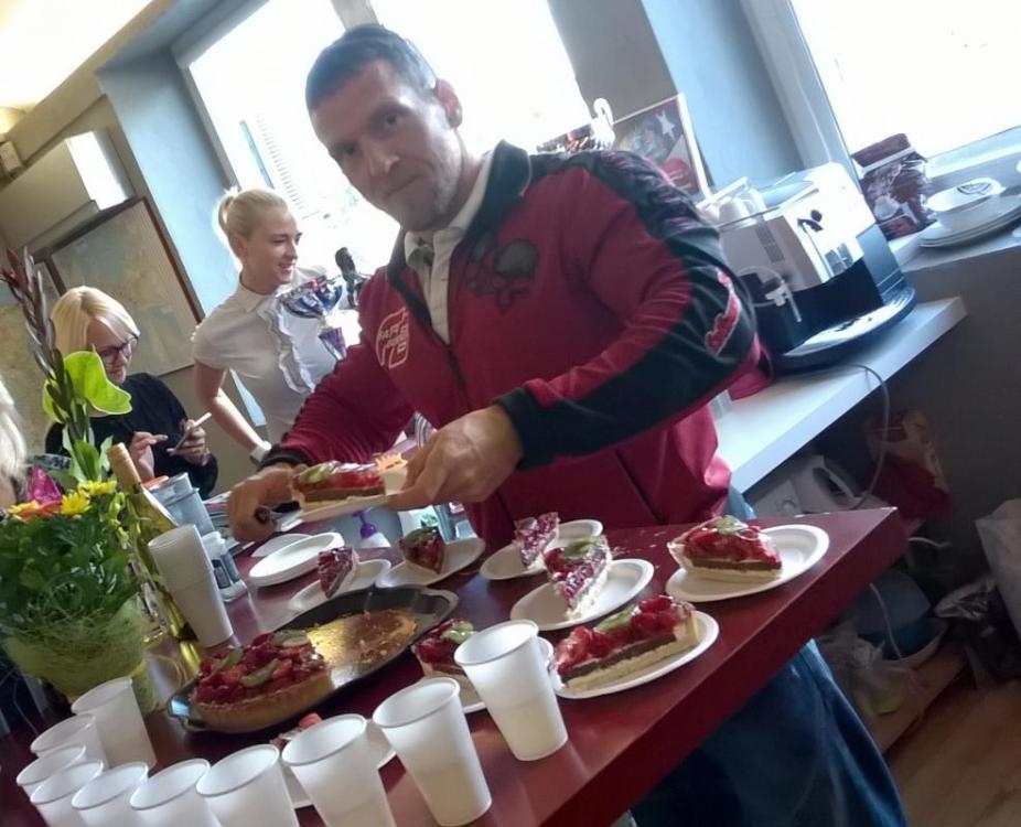 post-26029-0-59792000-1441872477_thumb.j