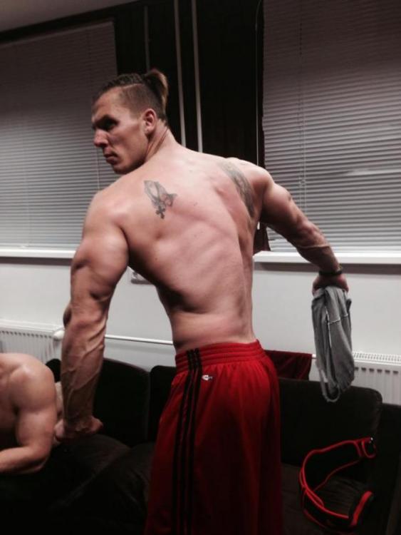 post-28465-0-49522400-1415457391_thumb.j