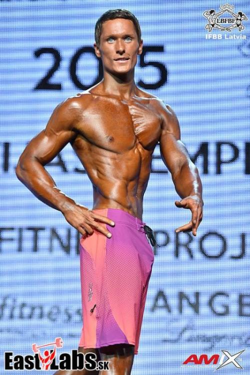 post-37415-0-18720300-1446401009_thumb.j